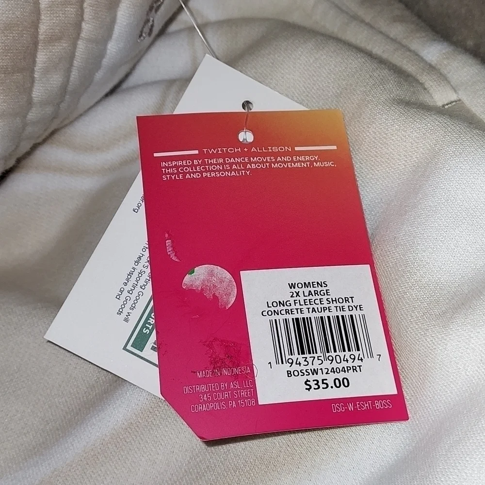 DSG X TWITCH + ALLISON Women's Long Fleece Shorts white and tan color - Picture 9 of 9